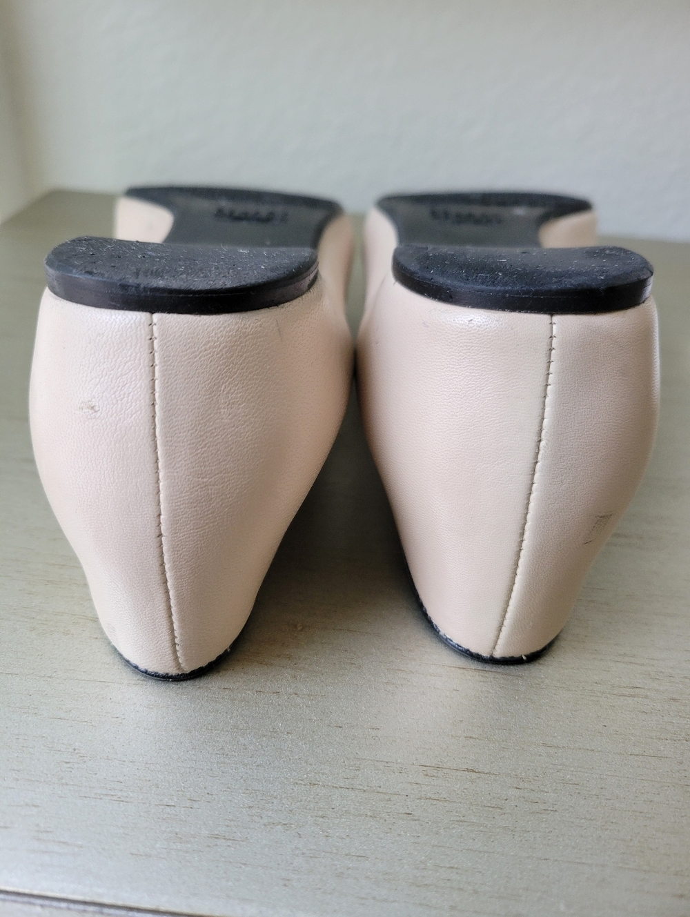 Stuart Weitzman Cream and Black Pointed Toe Bow Flats - Picture 10 of 13